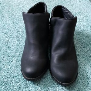 E SPRIT black ankle boot